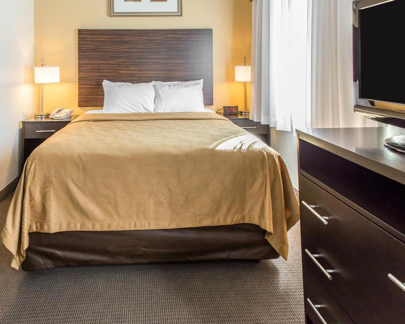 MainStay Suites Pittsburgh Airport Main image 1